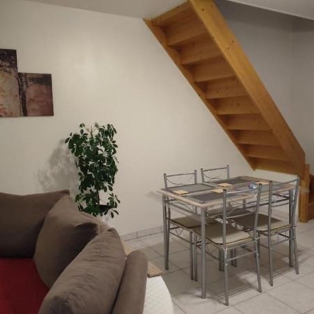 Au Pied Du Chateau 2 Bellegarde-du-Loiret Номер фото