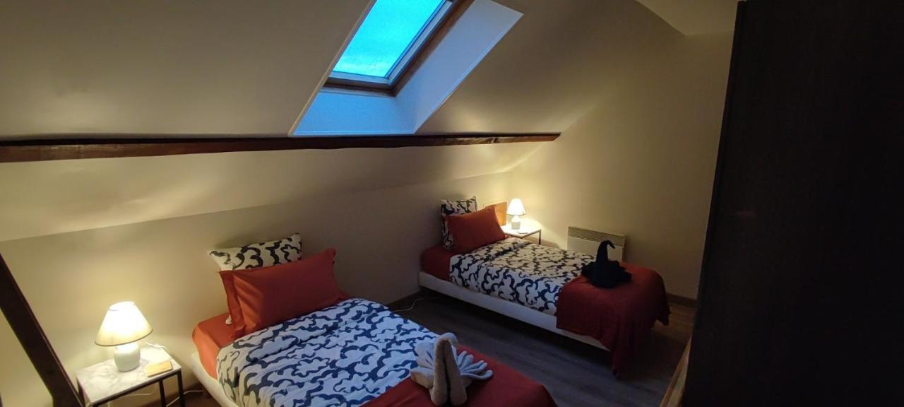 Au Pied Du Chateau 2 Bellegarde-du-Loiret Номер фото